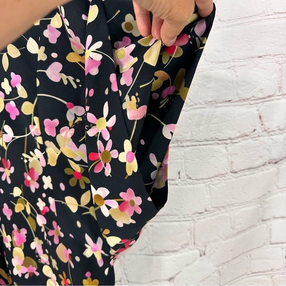 CAbi Limited Edition Charm Blouse - Floral Dolman Sleeve - EUC - Picture 11 of 11